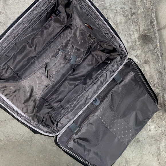 TUMI Carry On Luggage - Picture 12 of 12